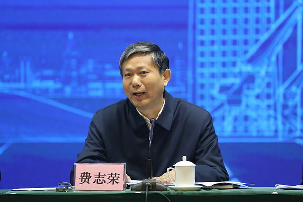 1547726052967741.jpg 1自治区副主席费志荣作重要讲话.jpg