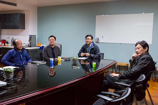 1550662084152031.jpg 2019年2月18日,玉林市副市长黄冠权一行到我集团公司交流工作,图中最右为黄冠权副市长。 (1).jpg