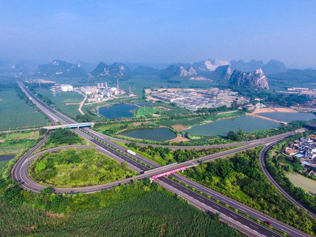 南宁至友谊关高速公路.jpg